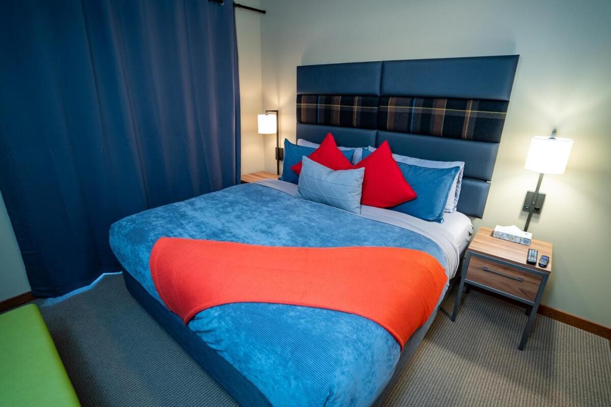 The Raven Suite At Stoneridge Mountain Resort Канмор Экстерьер фото